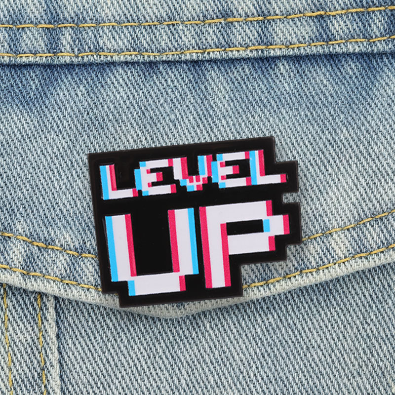 Retro Gaming Gifts - Distintivo Level Up Glitch Pixel in